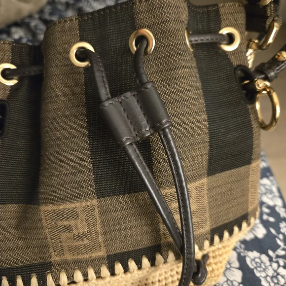 Fendi Black & Tan Raffia Drawstring Shoulder Bucket Bag - Picture 8 of 9